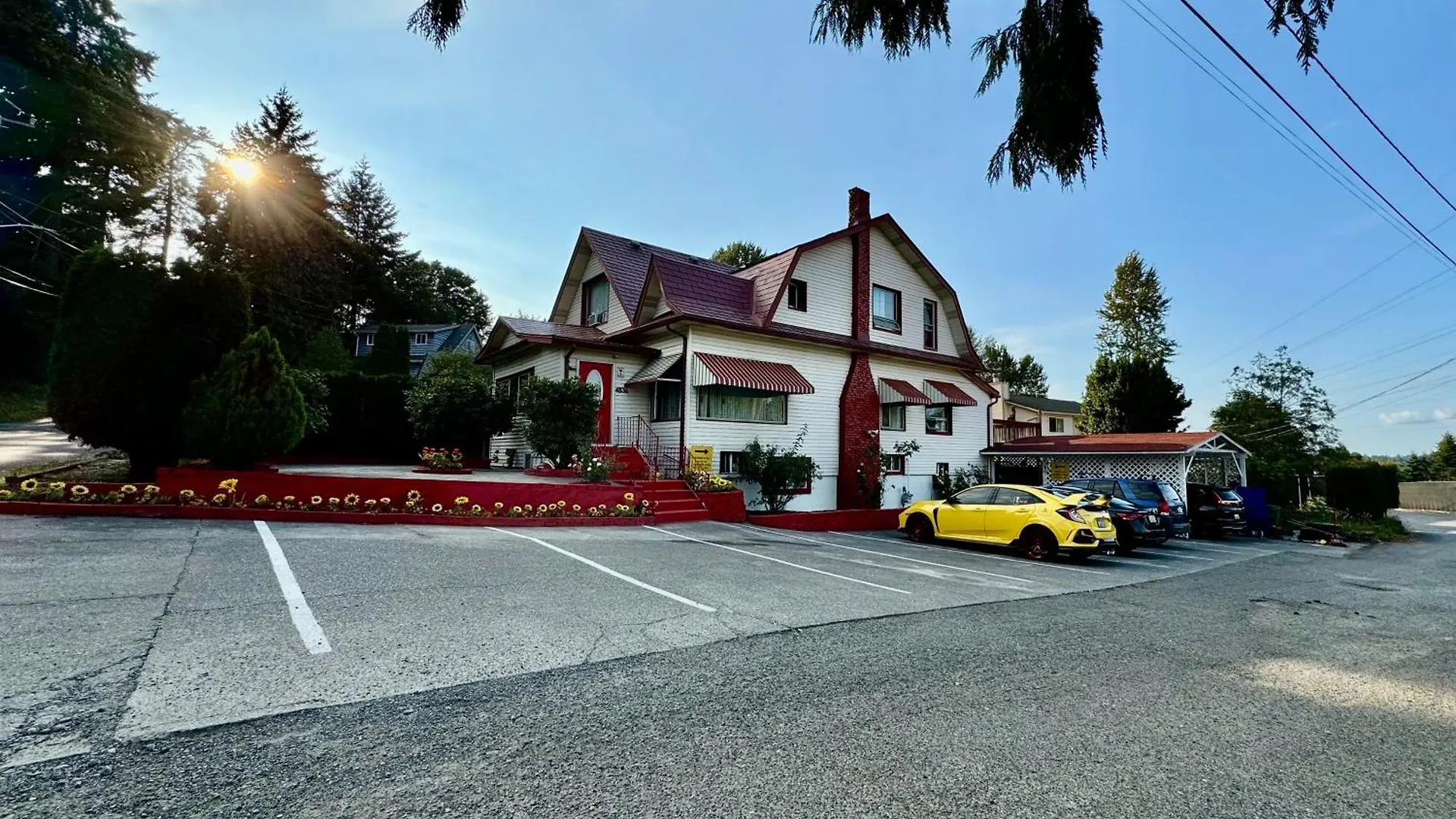 Holiday home Seattle Home With 2 Bedrooms A King Bed Queen Bed And An Extra Sofa Bed Located 10 Minutes From Seatac Airport And 20 Minutes From Downtown United States