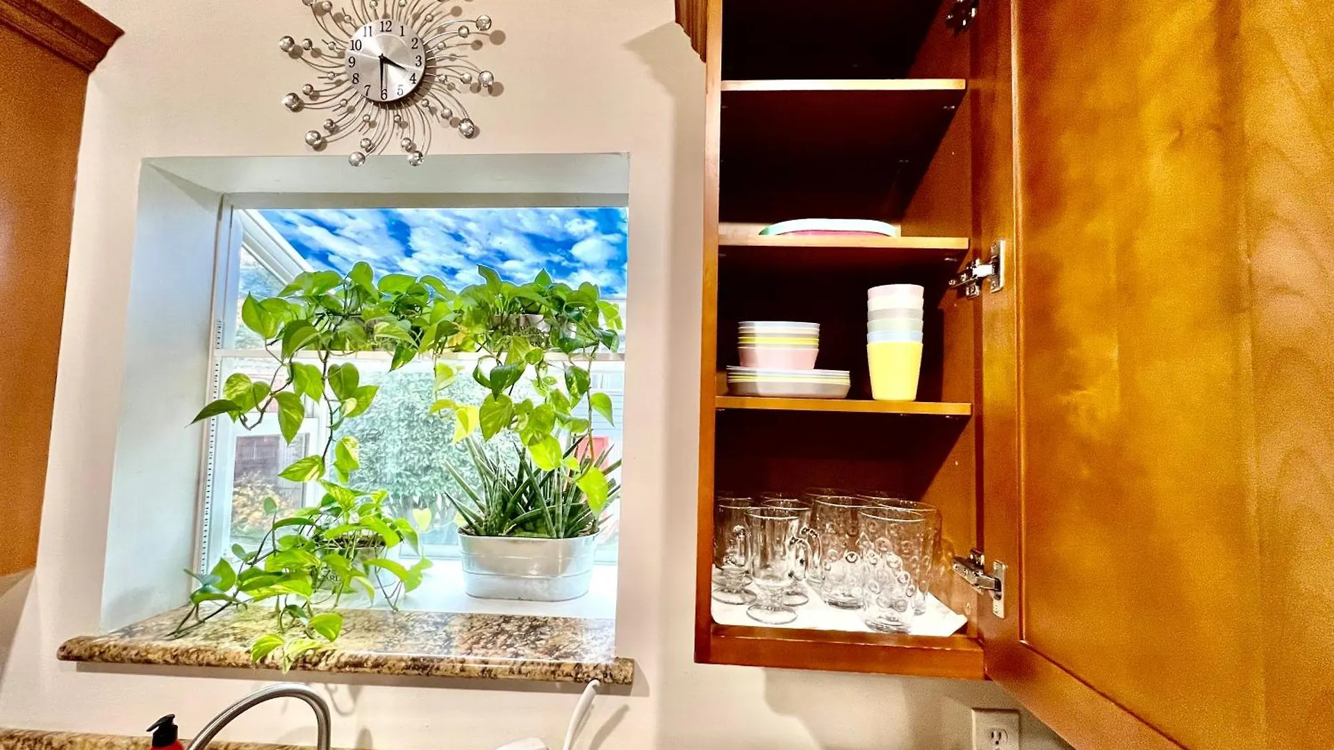 Seattle Home With 2 Bedrooms A King Bed Queen Bed And An Extra Sofa Bed Located 10 Minutes From Seatac Airport And 20 Minutes From Downtown 0*,  الولايات المتحدة الأمريكية