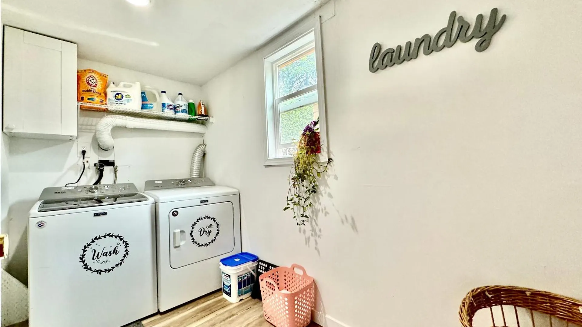 Seattle Home With 2 Bedrooms A King Bed Queen Bed And An Extra Sofa Bed Located 10 Minutes From Seatac Airport And 20 Minutes From Downtown بيت للعطل