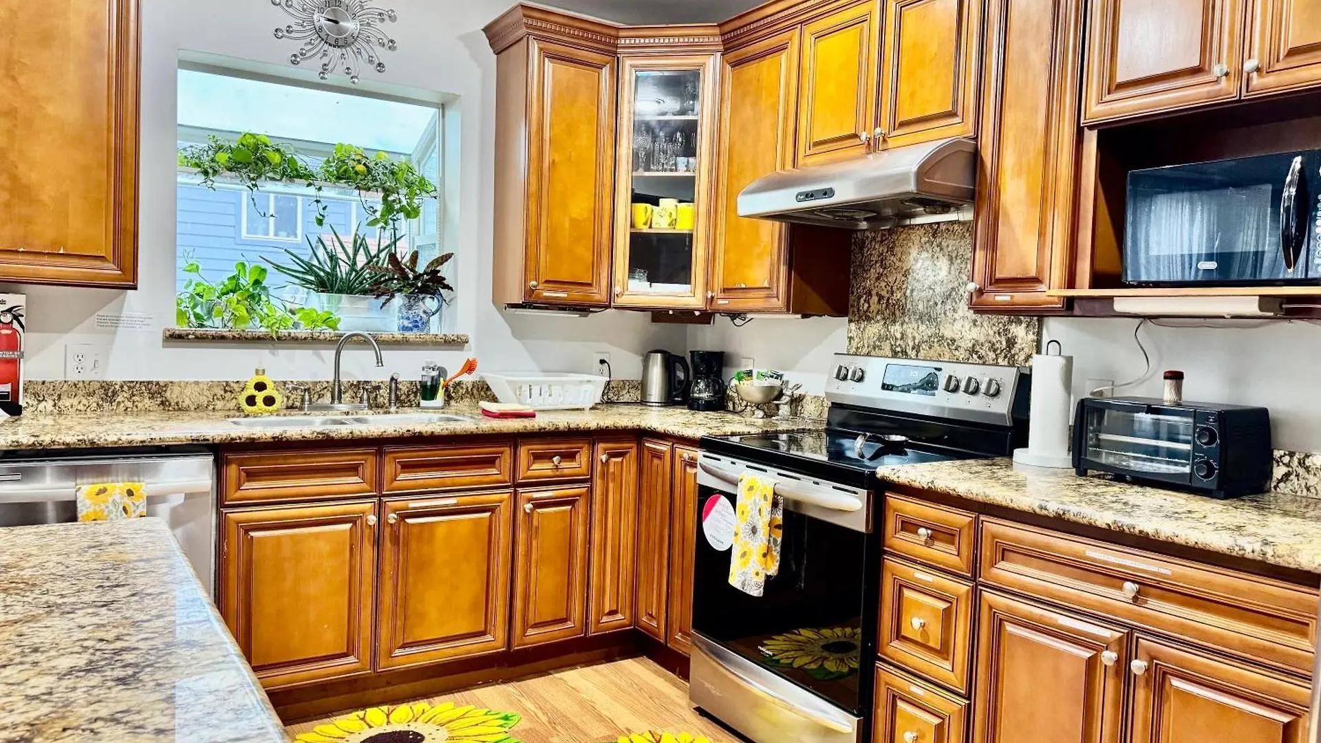 بيت للعطل Seattle Home With 2 Bedrooms A King Bed Queen Bed And An Extra Sofa Bed Located 10 Minutes From Seatac Airport And 20 Minutes From Downtown